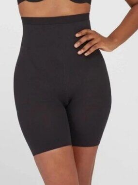 Spanx Love Your Assets by Sara Blakely FF shaping mid-thigh shorts black size M
